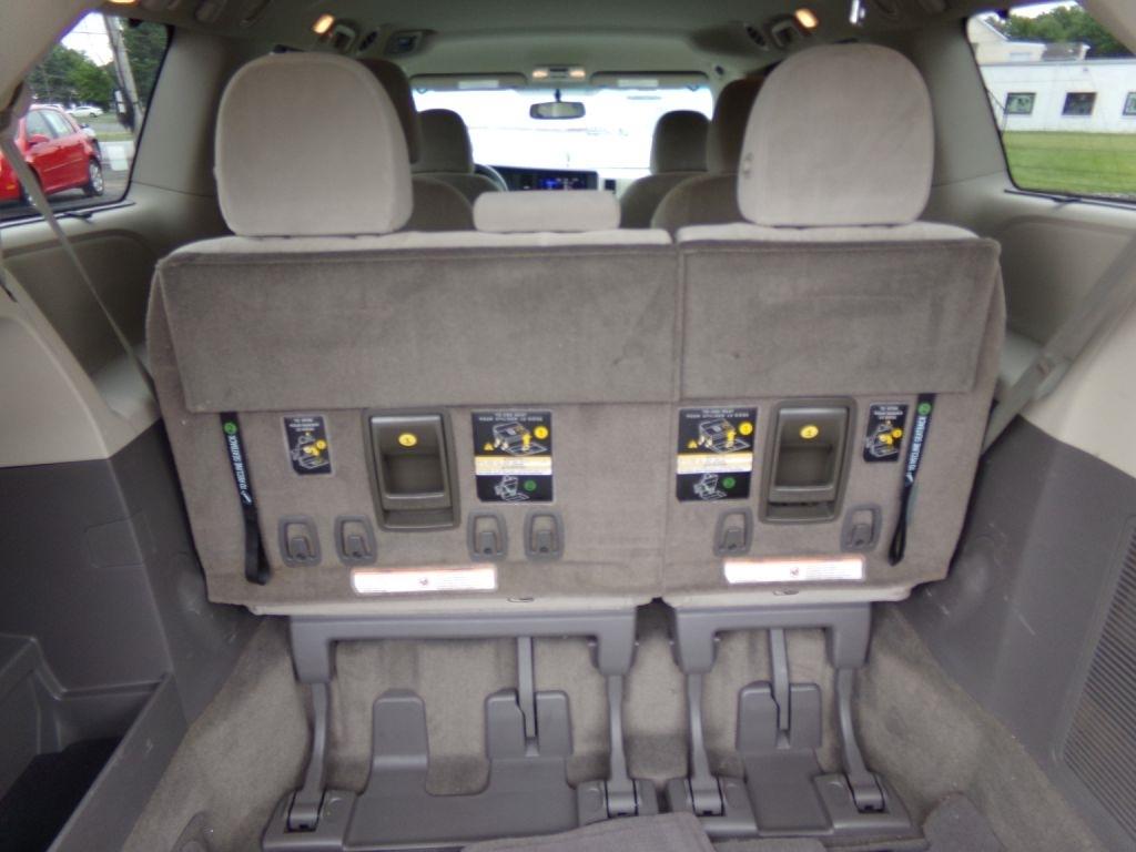 Toyota Sienna  2016