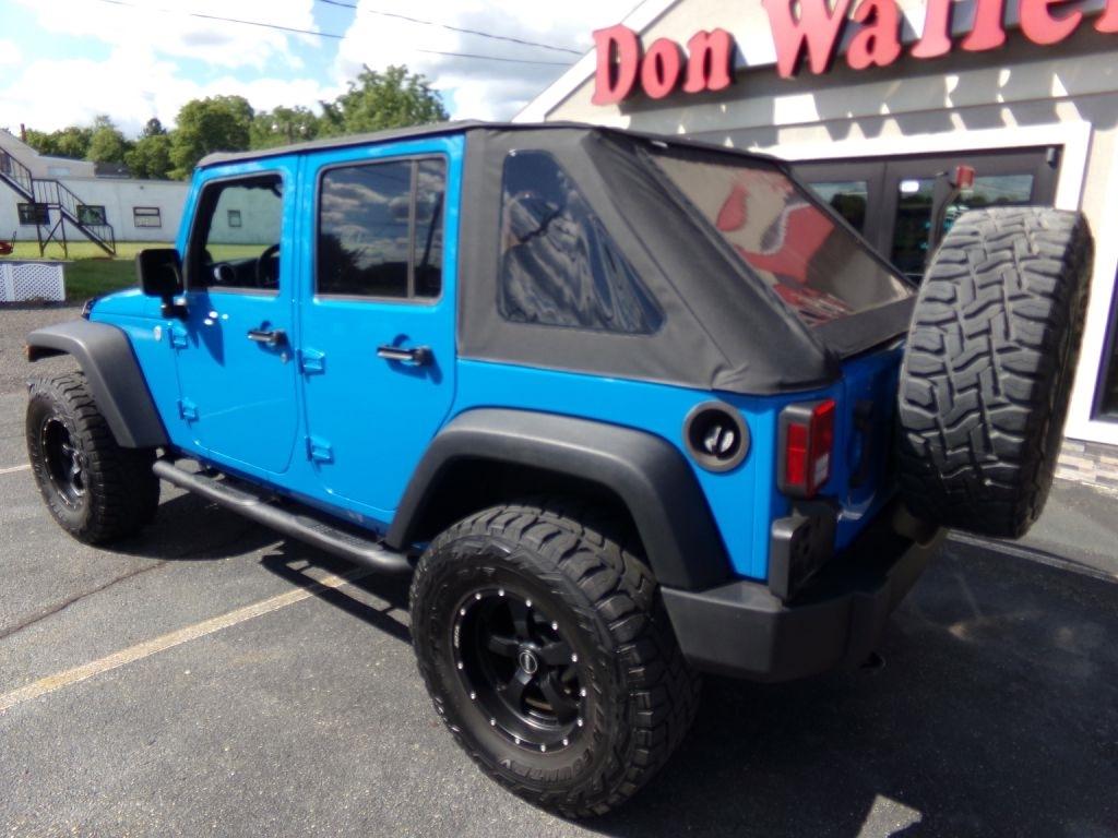 Jeep Wrangler  2011