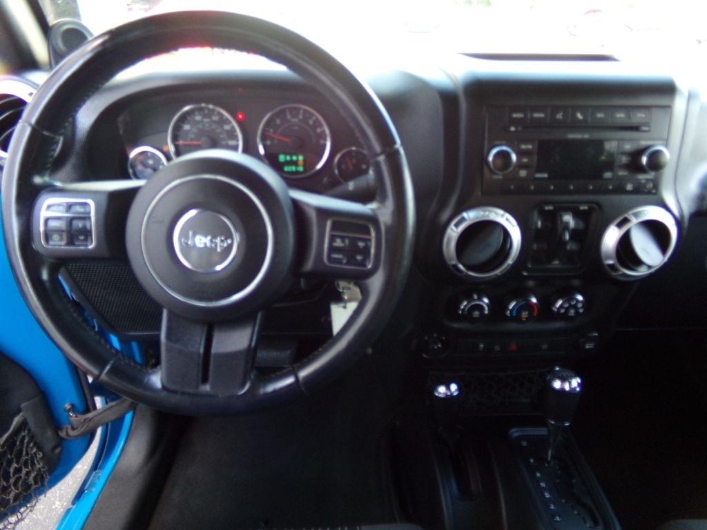 Jeep Wrangler  2011