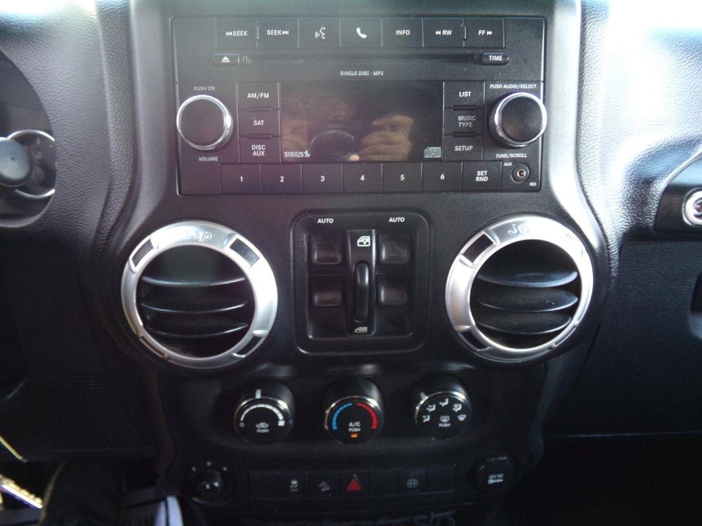 Jeep Wrangler  2011