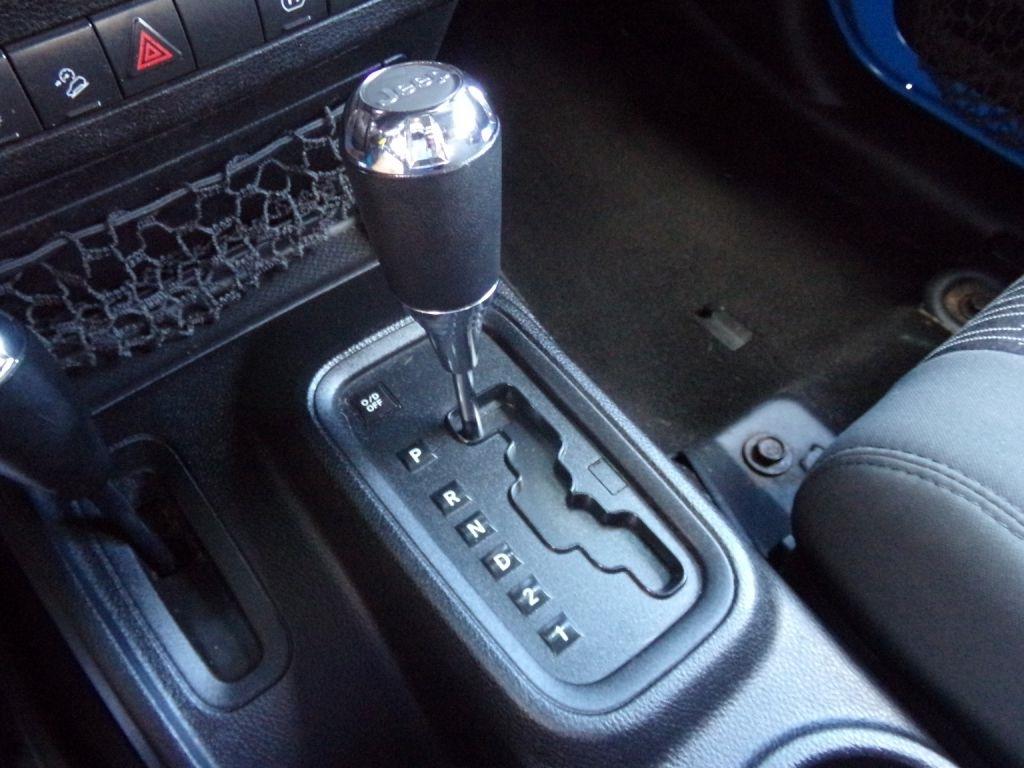 Jeep Wrangler  2011