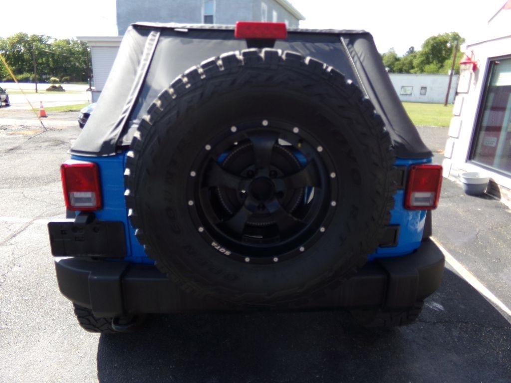 Jeep Wrangler  2011