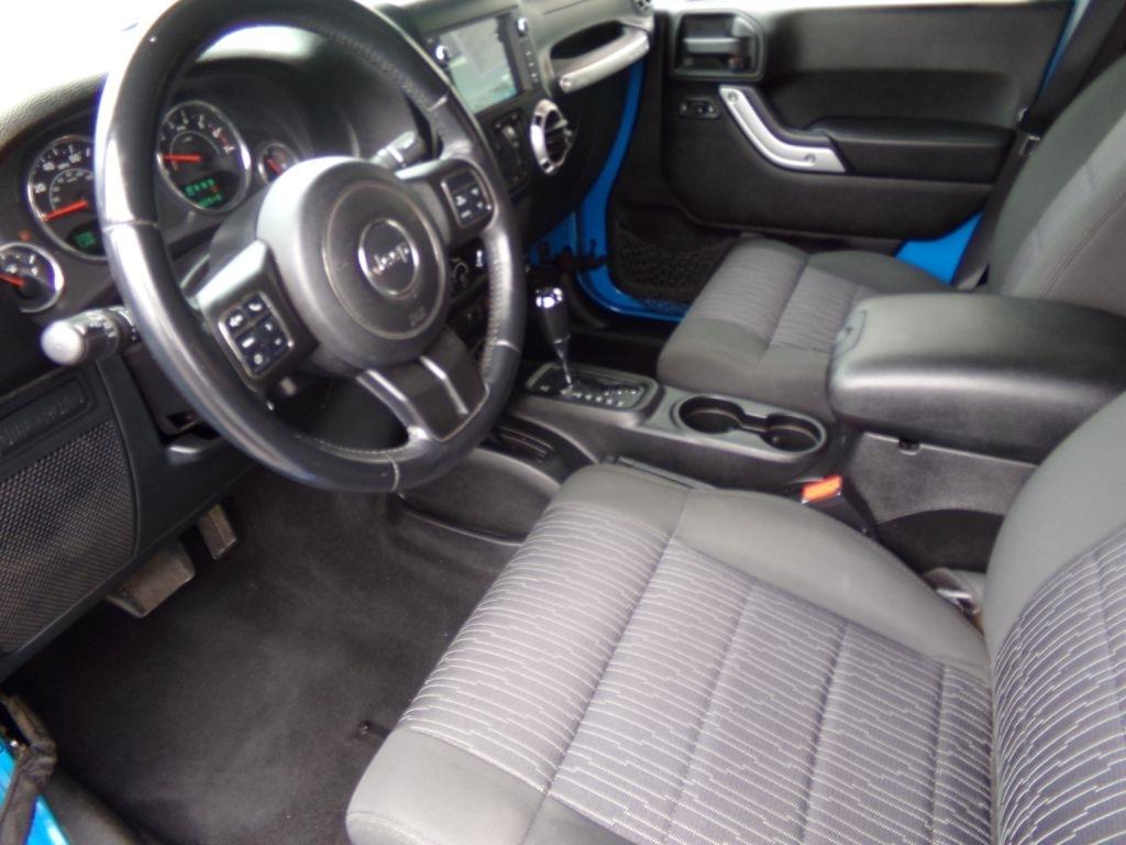 Jeep Wrangler  2011