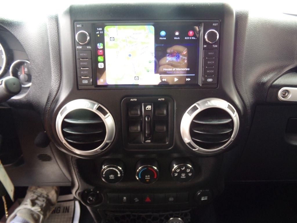 Jeep Wrangler  2011