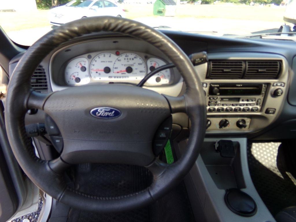 Ford Explorer Sport Trac  2001