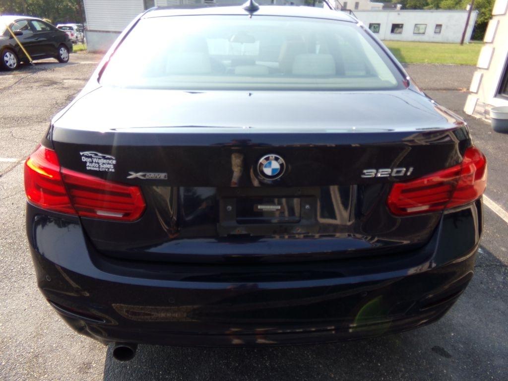 BMW 3-Series  2017