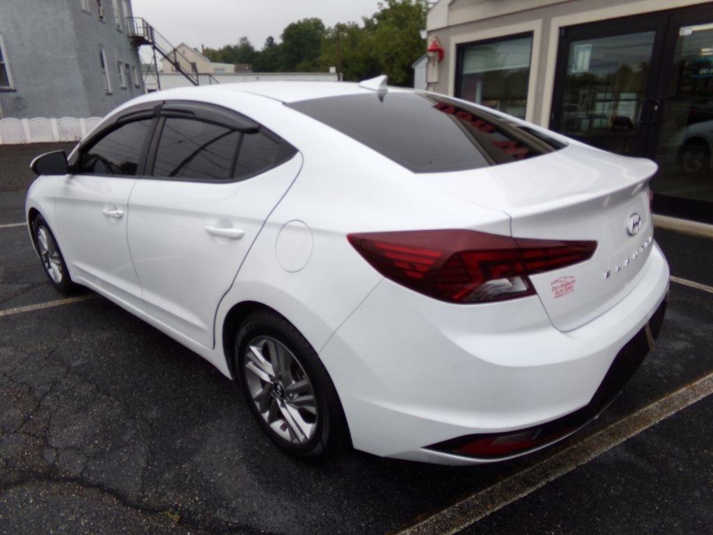 Hyundai Elantra  2020