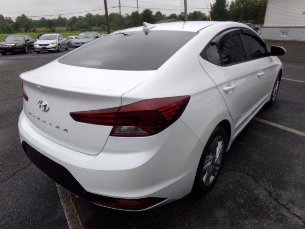 Hyundai Elantra  2020