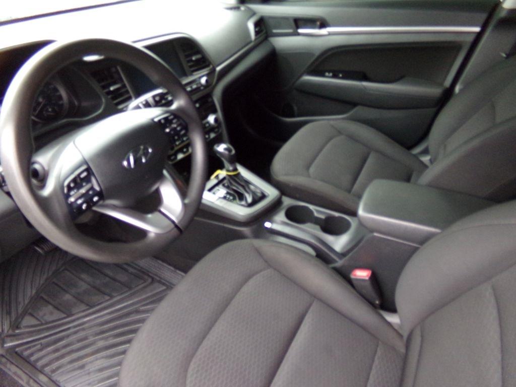 Hyundai Elantra  2020