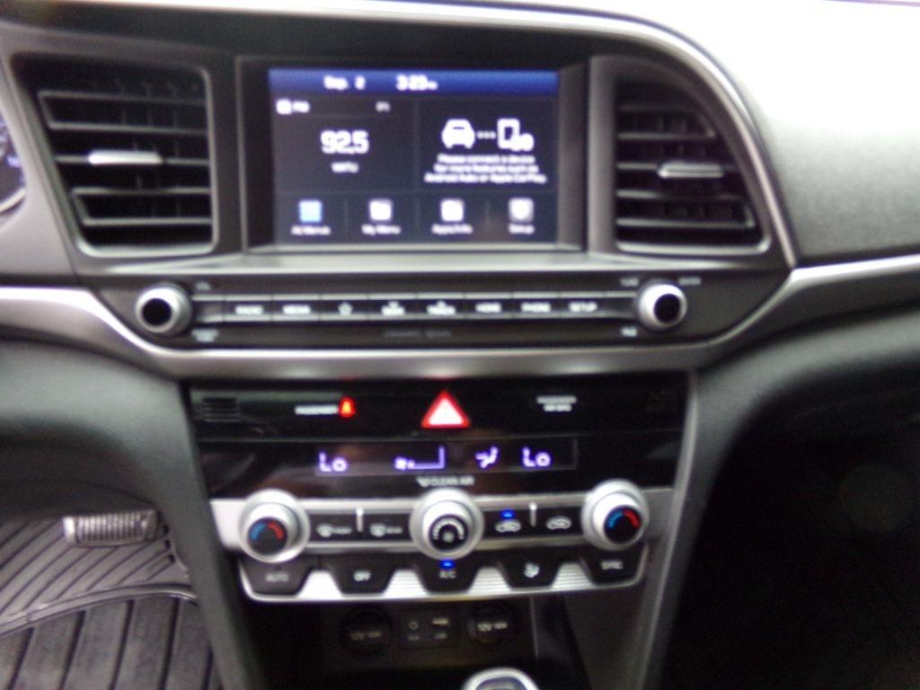 Hyundai Elantra  2020