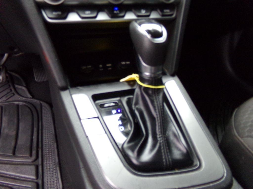 Hyundai Elantra  2020
