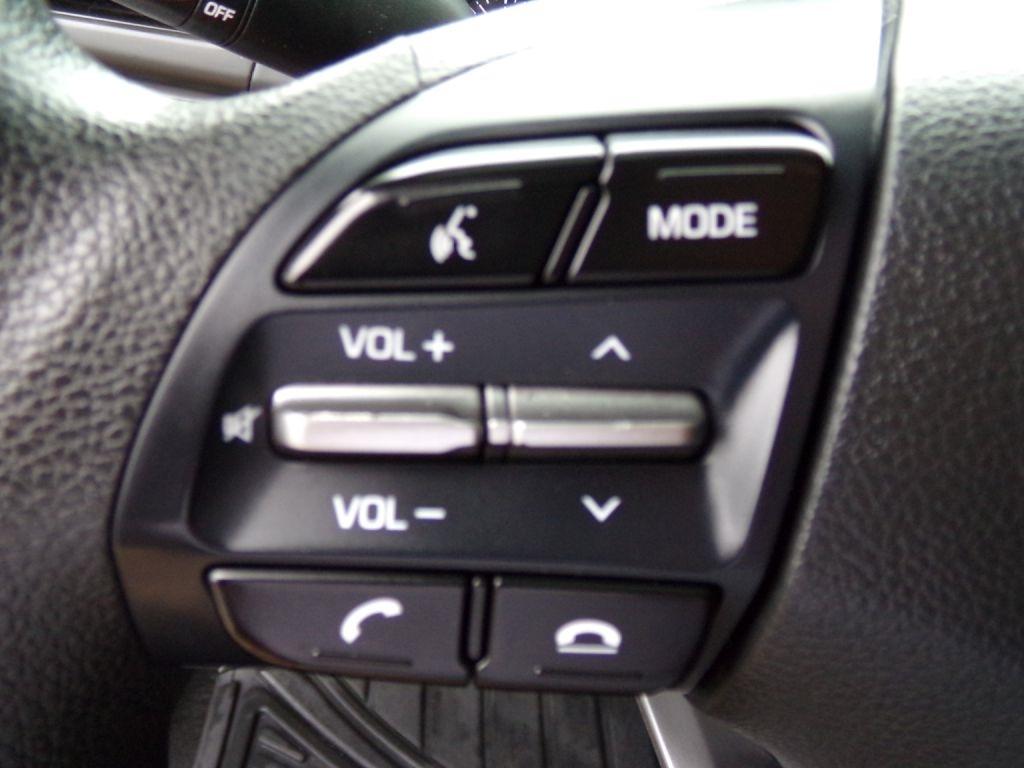 Hyundai Elantra  2020