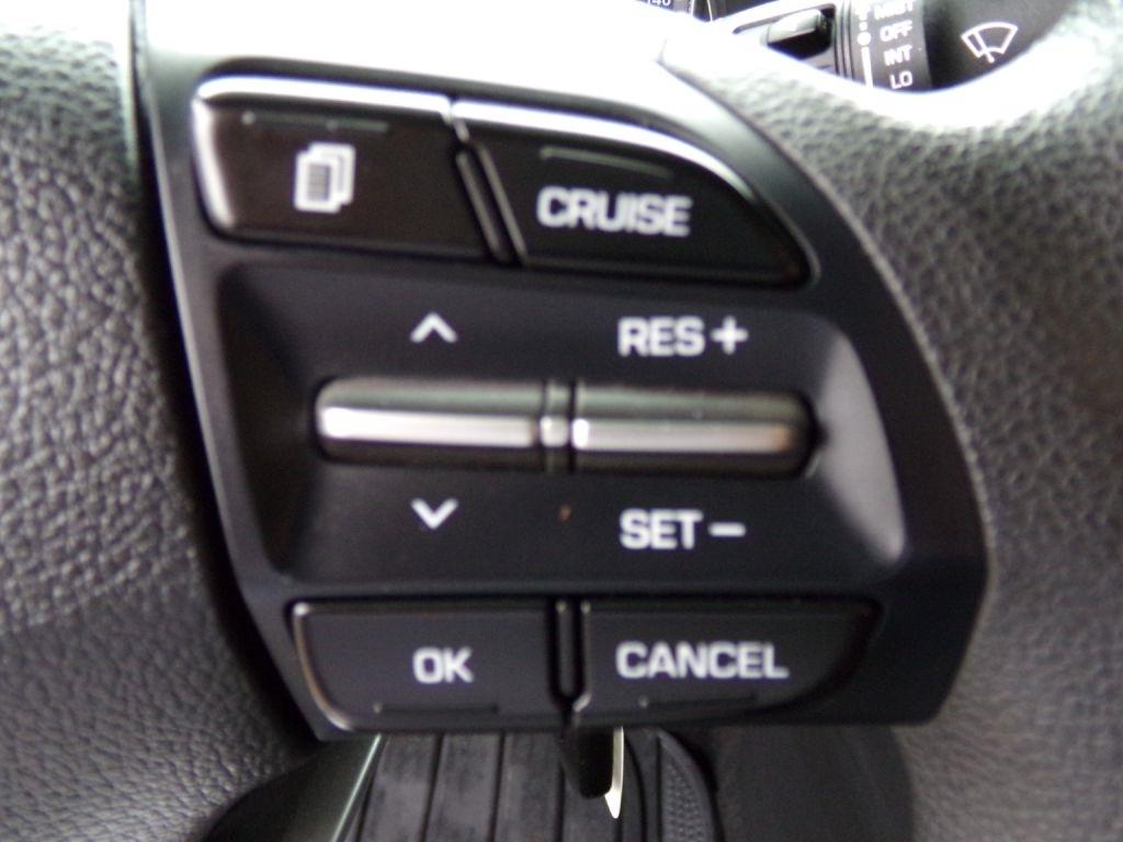 Hyundai Elantra  2020