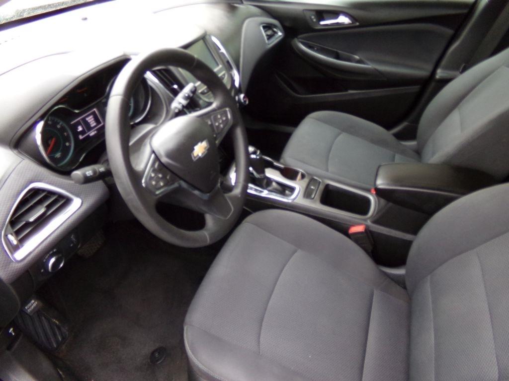 Chevrolet Cruze  2018