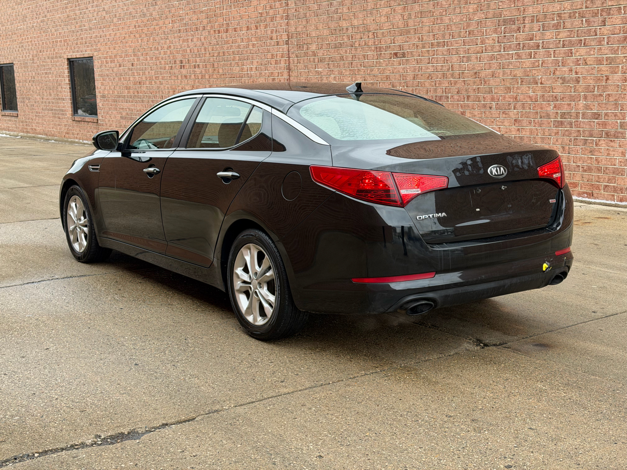 Kia Optima LX MT 2013