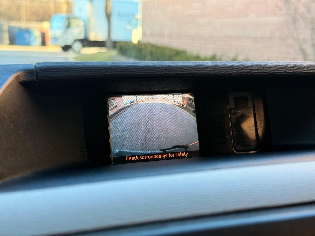 Toyota Sienna LE FWD 8-Passenger V6 2012