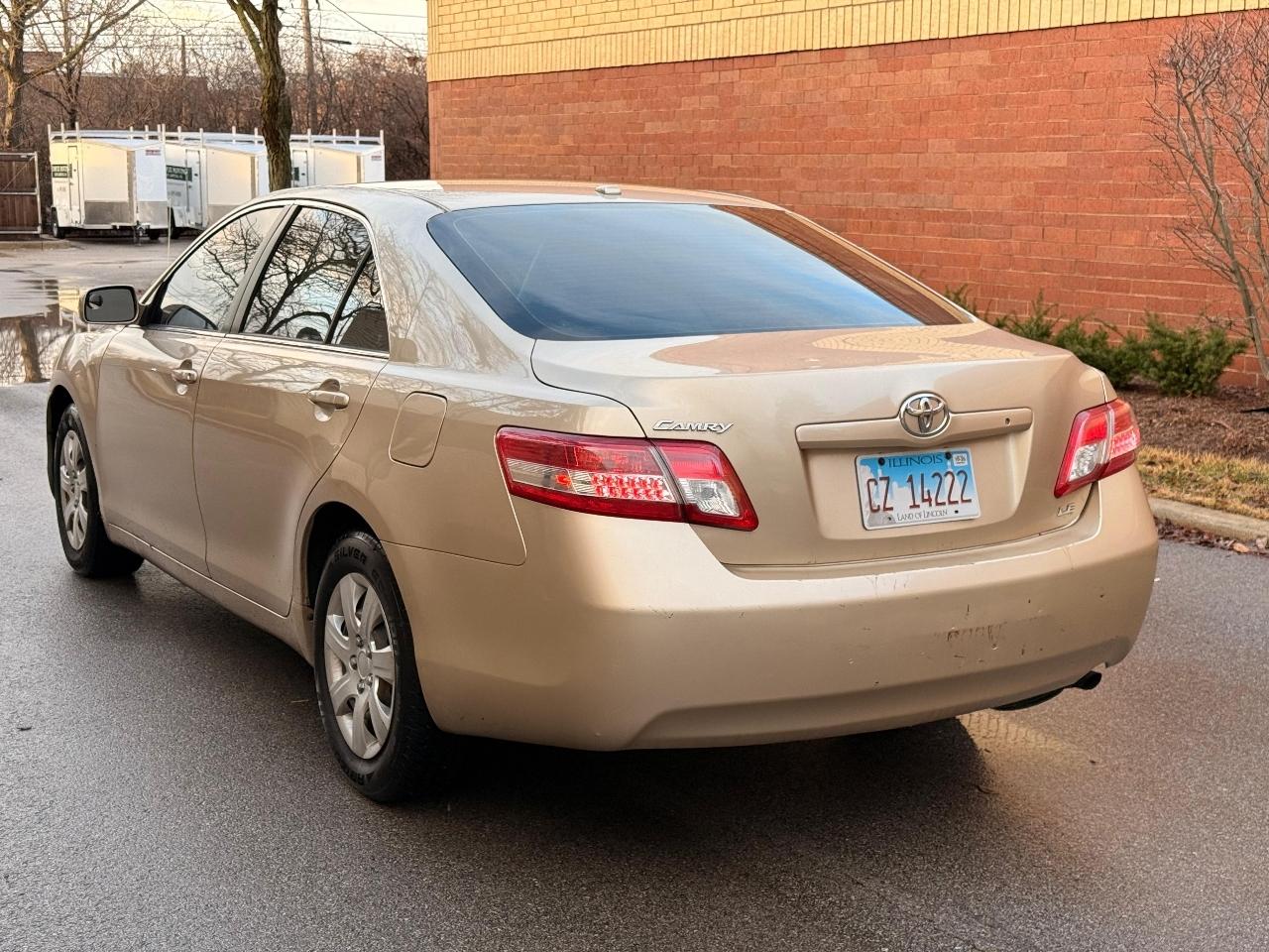 Toyota Camry SE 6-Spd MT 2010