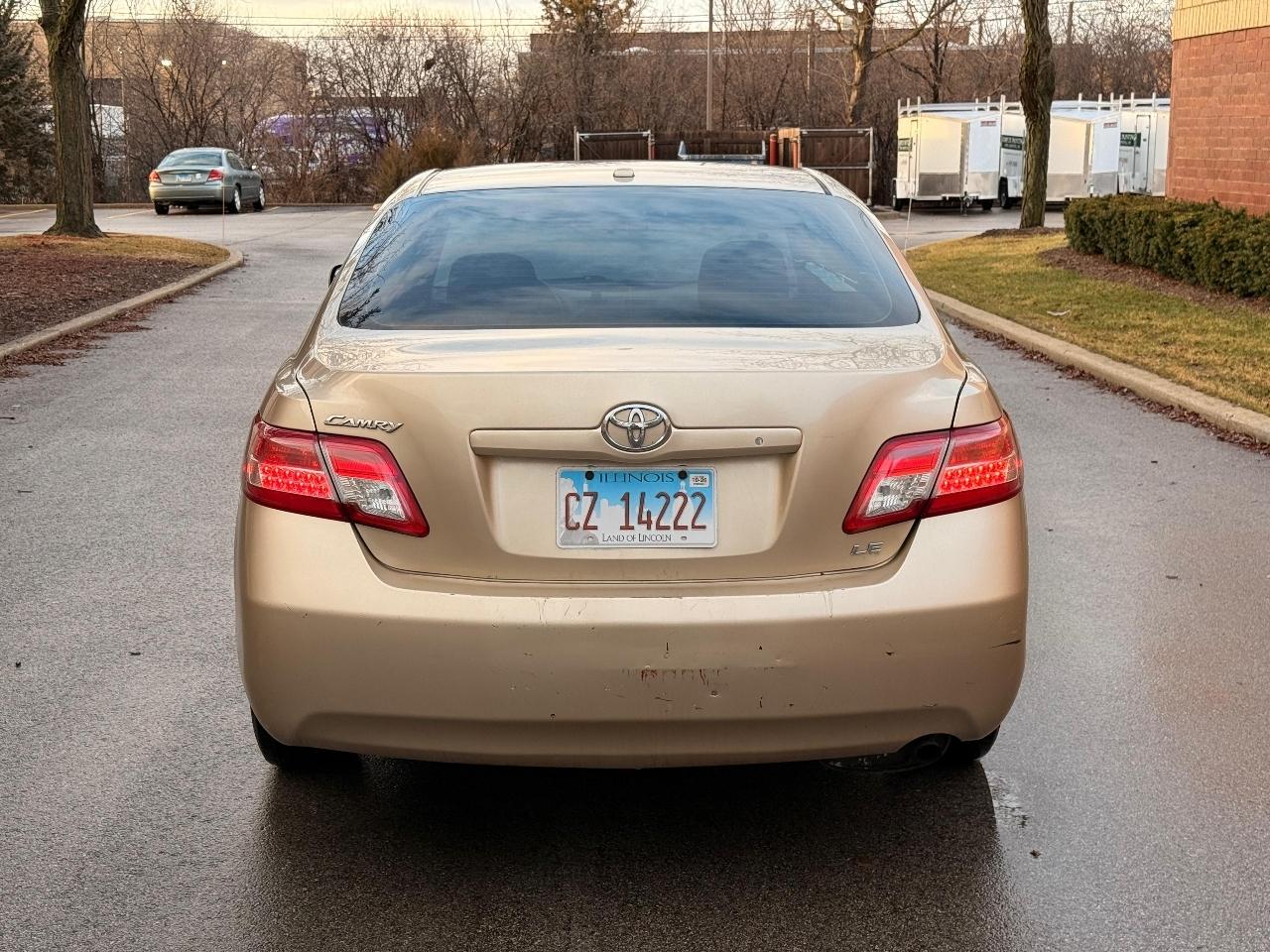 Toyota Camry SE 6-Spd MT 2010