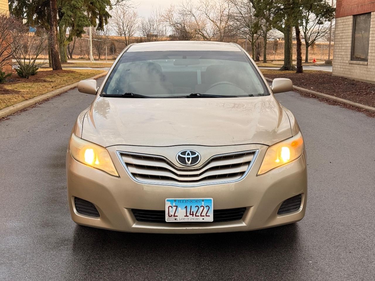 Toyota Camry SE 6-Spd MT 2010
