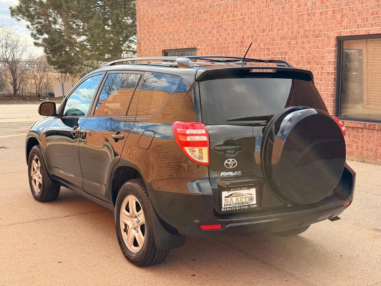 Toyota RAV4 Base I4 4WD 2011