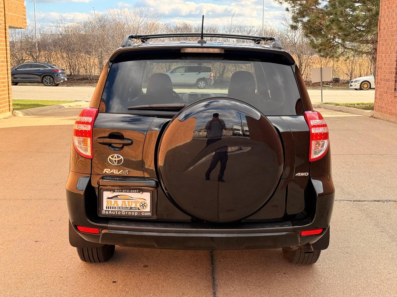 Toyota RAV4 Base I4 4WD 2011