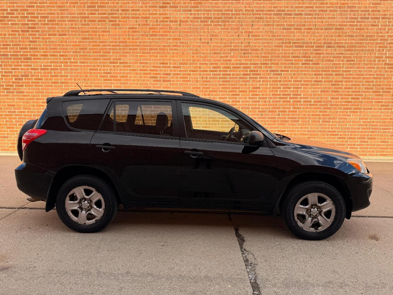 Toyota RAV4 Base I4 4WD 2011