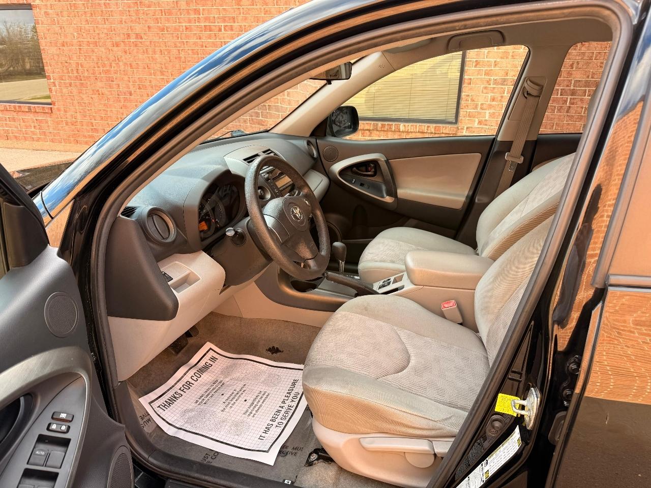 Toyota RAV4 Base I4 4WD 2011