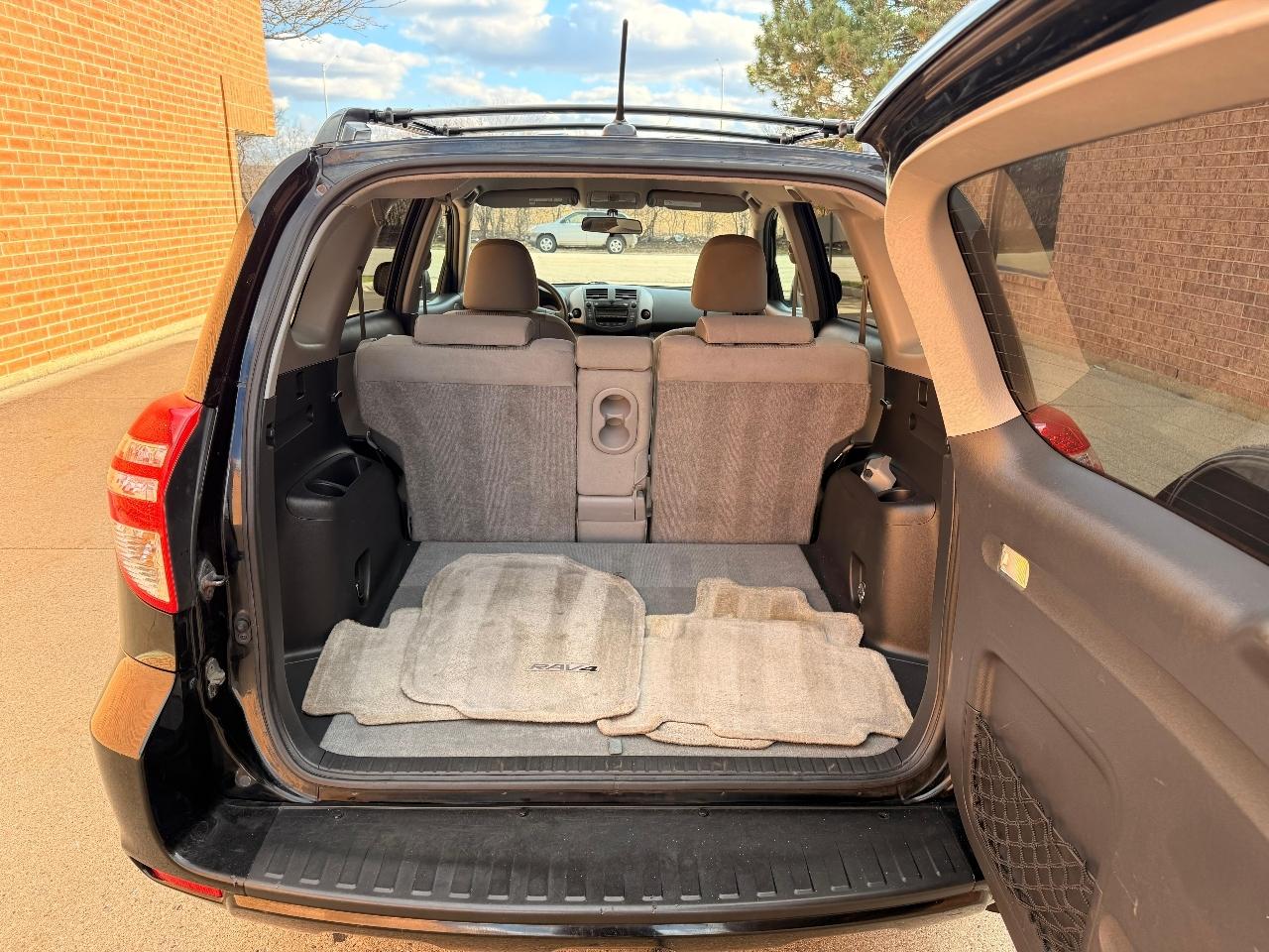 Toyota RAV4 Base I4 4WD 2011