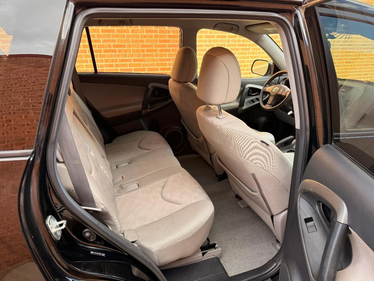 Toyota RAV4 Base I4 4WD 2011