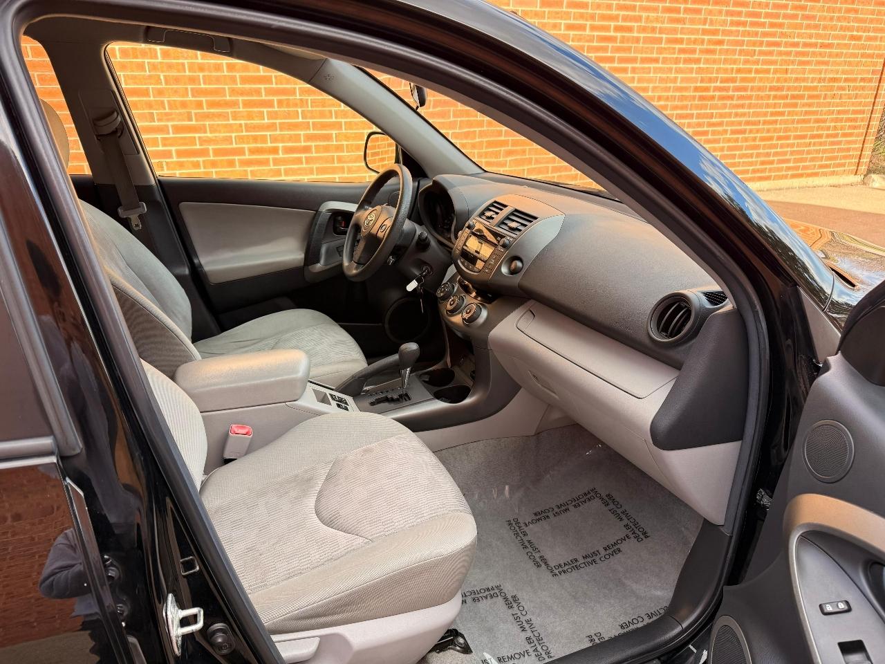 Toyota RAV4 Base I4 4WD 2011