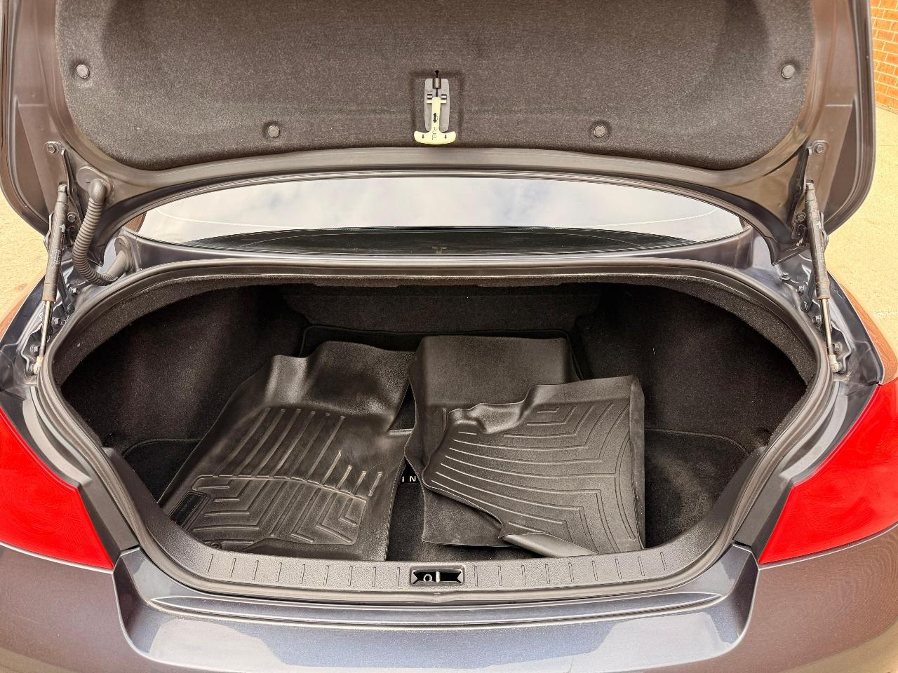 Infiniti G Sedan G37x AWD 2011