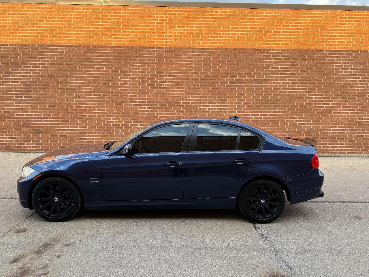 BMW 3-Series 328i xDrive SA 2011