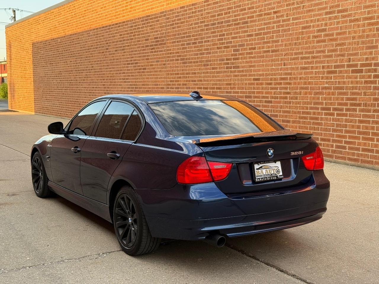 BMW 3-Series 328i xDrive SA 2011