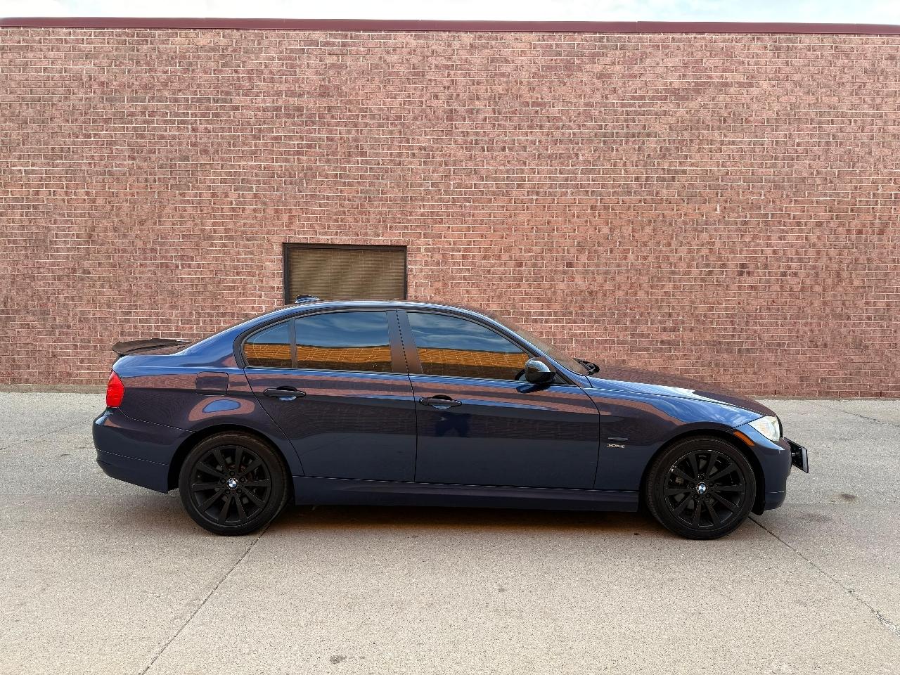 BMW 3-Series 328i xDrive SA 2011
