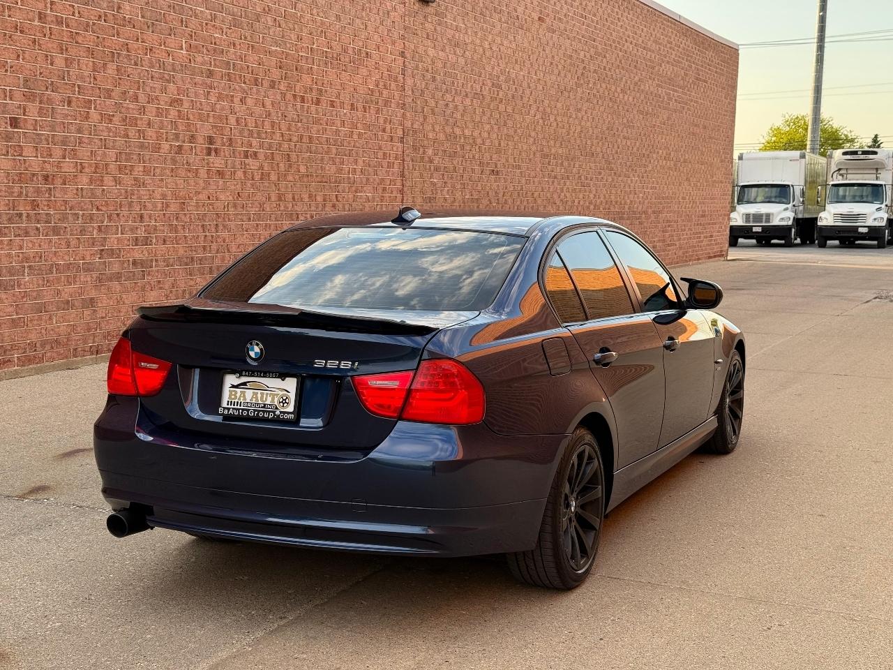 BMW 3-Series 328i xDrive SA 2011