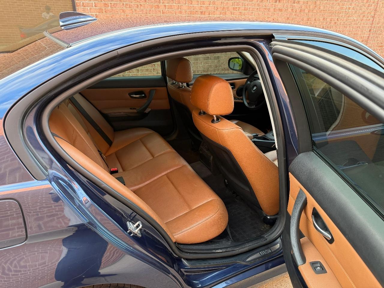 BMW 3-Series 328i xDrive SA 2011