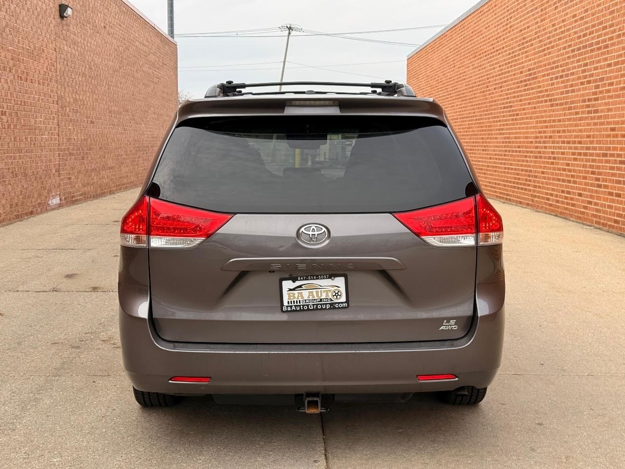 Toyota Sienna LE AWD 7-Passenger V6 2014