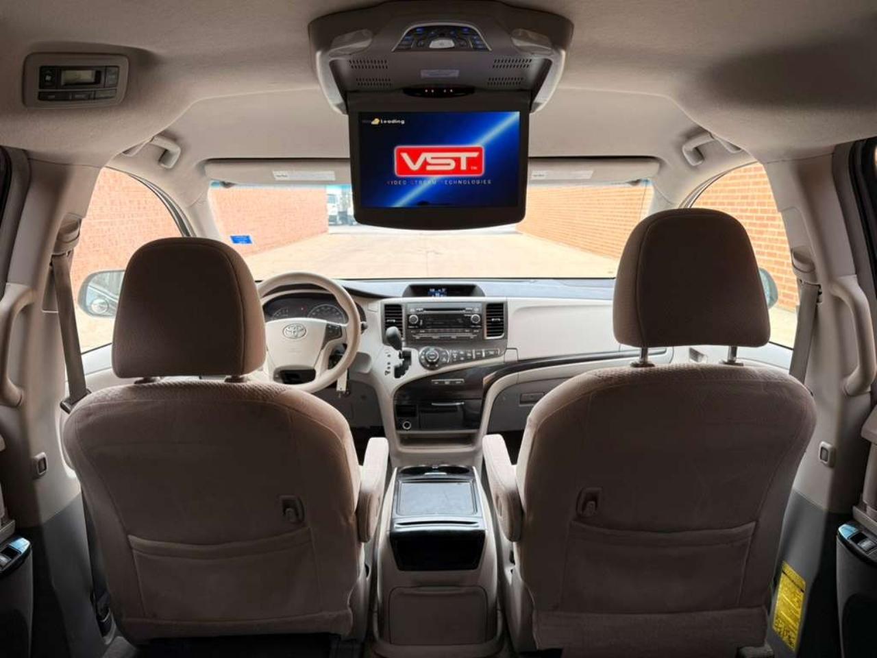 Toyota Sienna LE AWD 7-Passenger V6 2014