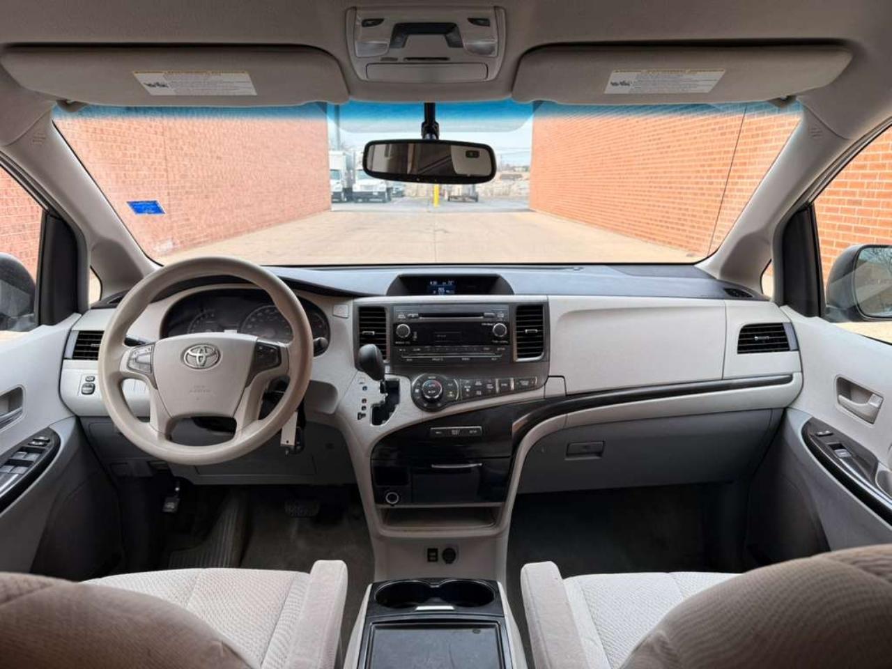 Toyota Sienna LE AWD 7-Passenger V6 2014