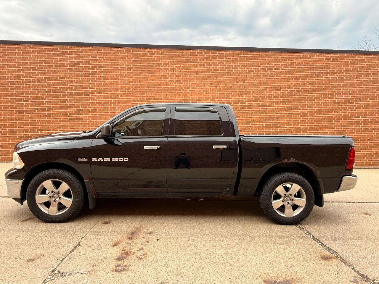 RAM 1500 SLT Crew Cab 4WD 2012
