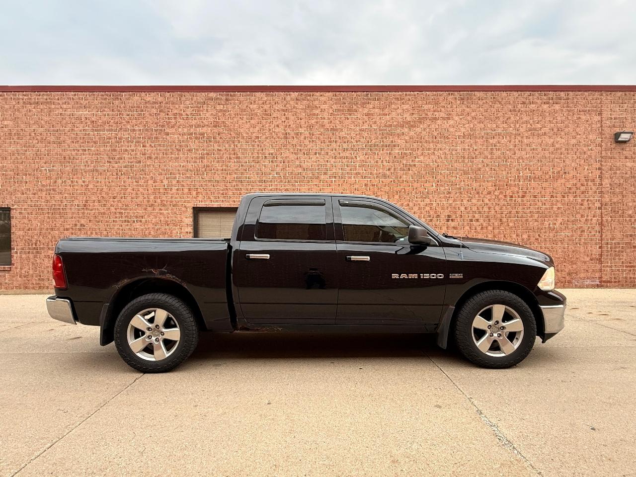 RAM 1500 SLT Crew Cab 4WD 2012