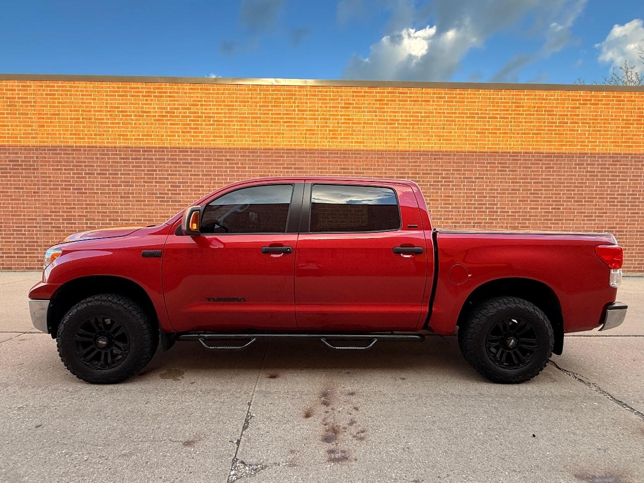 Toyota Tundra Tundra-Grade CrewMax 5.7L FFV 4WD 2013