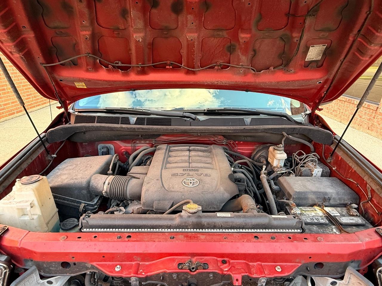 Toyota Tundra Tundra-Grade CrewMax 5.7L FFV 4WD 2013