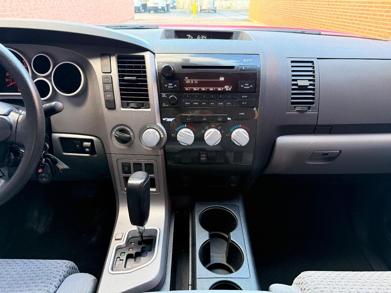 Toyota Tundra Tundra-Grade CrewMax 5.7L FFV 4WD 2013