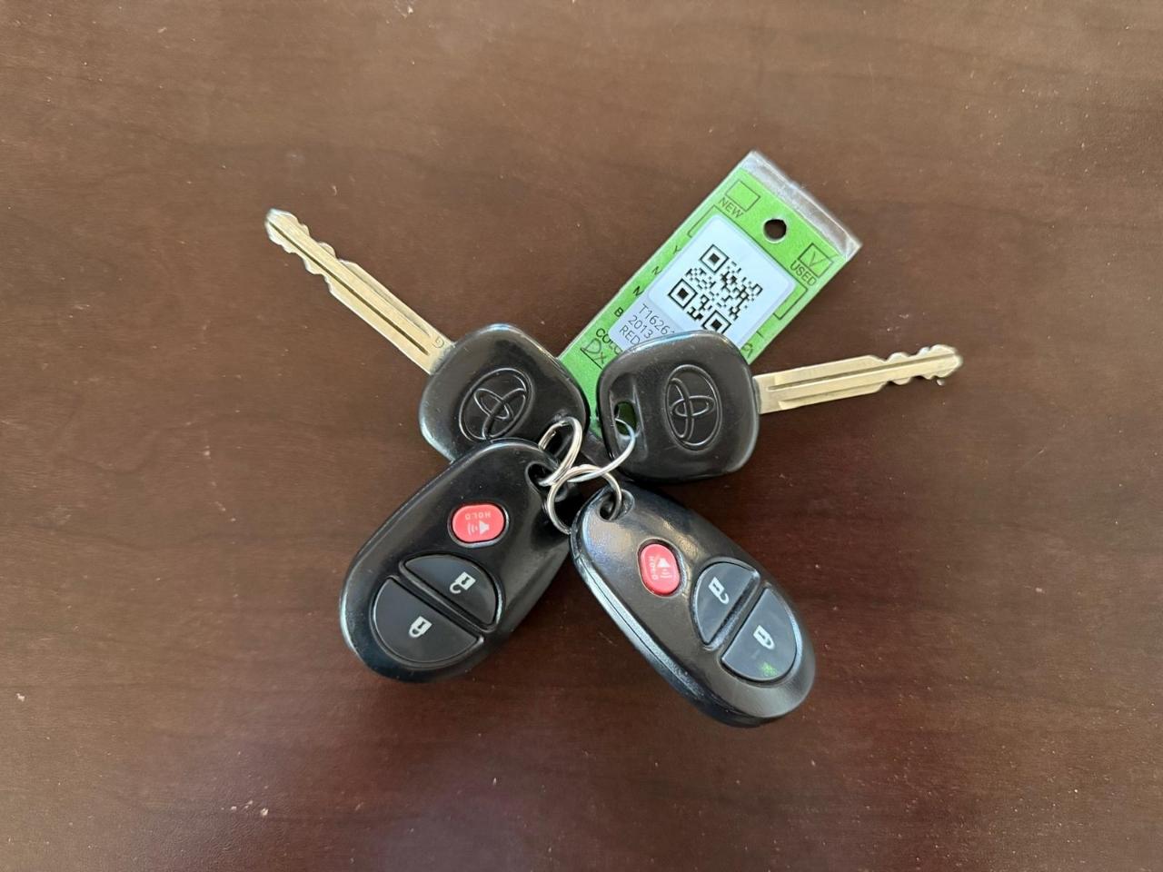 Toyota Tundra Tundra-Grade CrewMax 5.7L FFV 4WD 2013