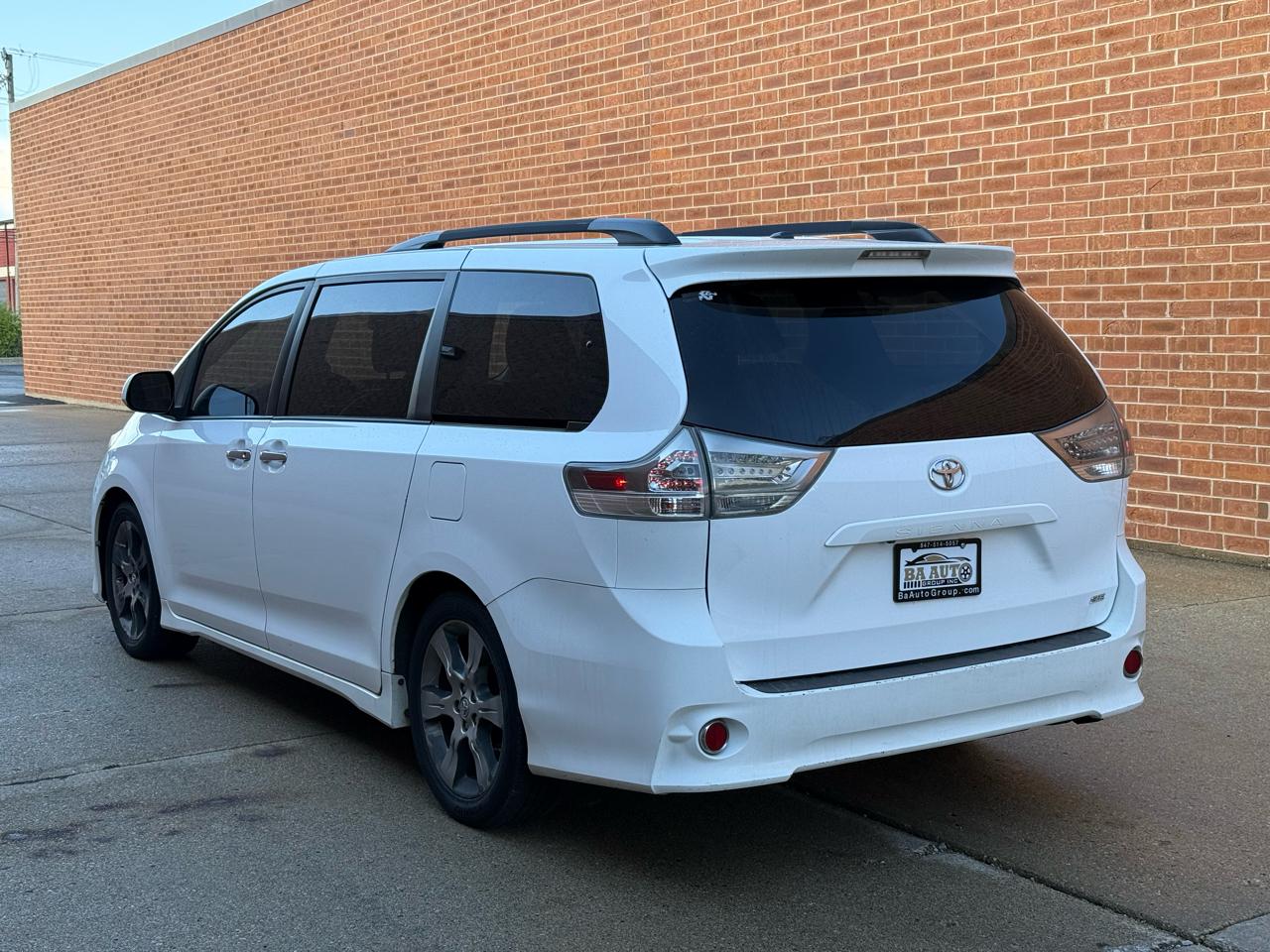 Toyota Sienna FWD 7-Passenger V6 2013