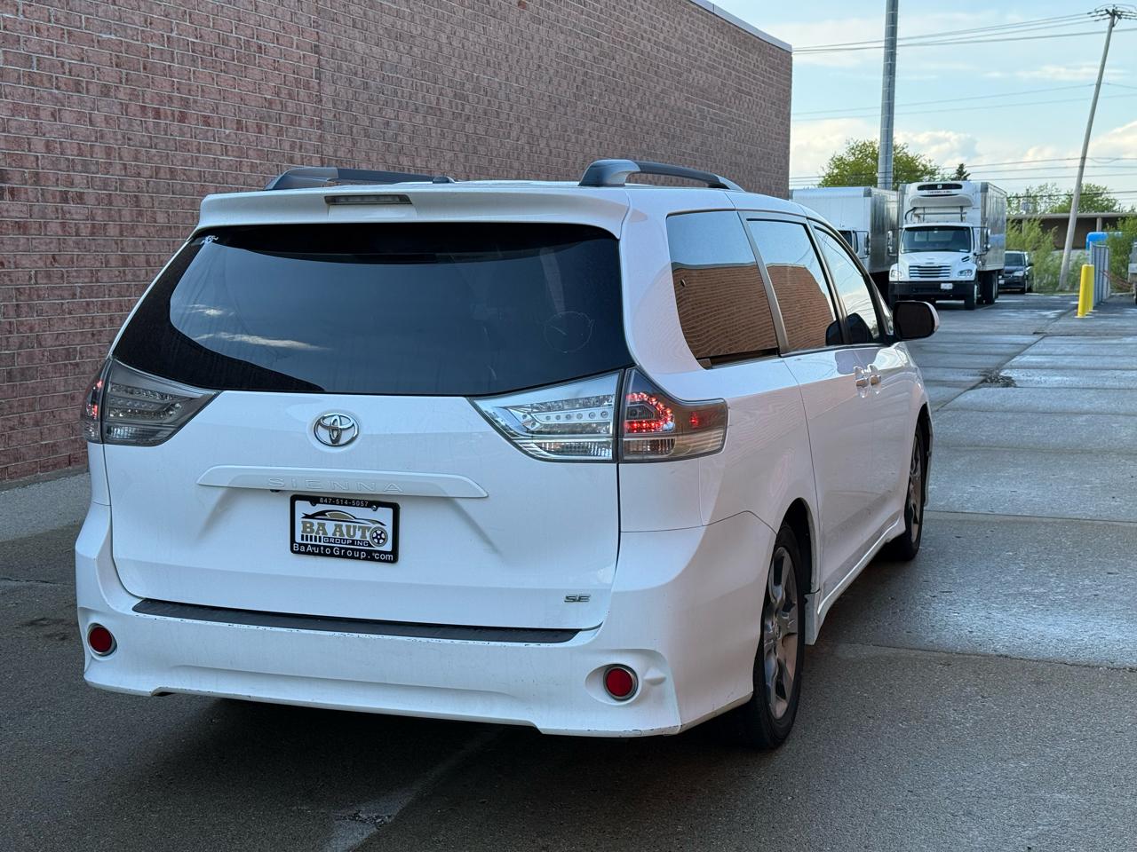 Toyota Sienna FWD 7-Passenger V6 2013