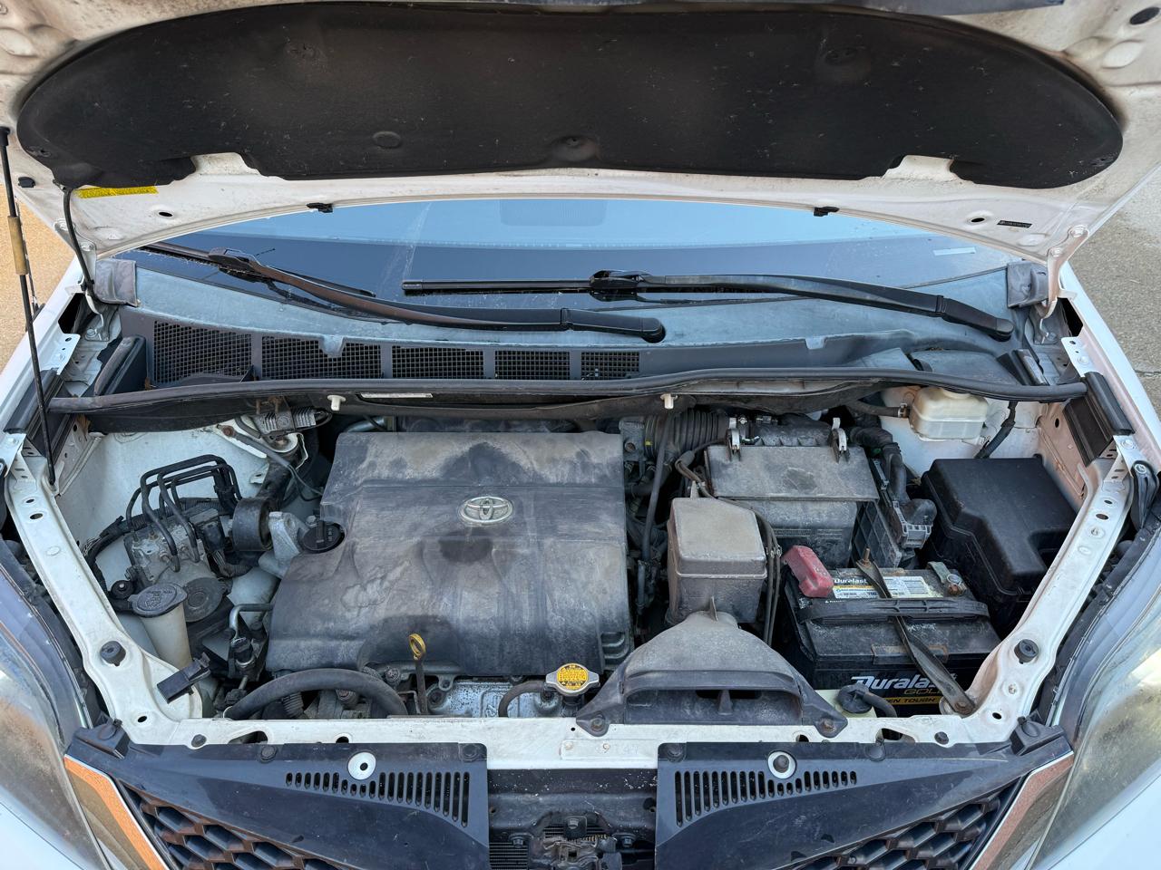 Toyota Sienna FWD 7-Passenger V6 2013