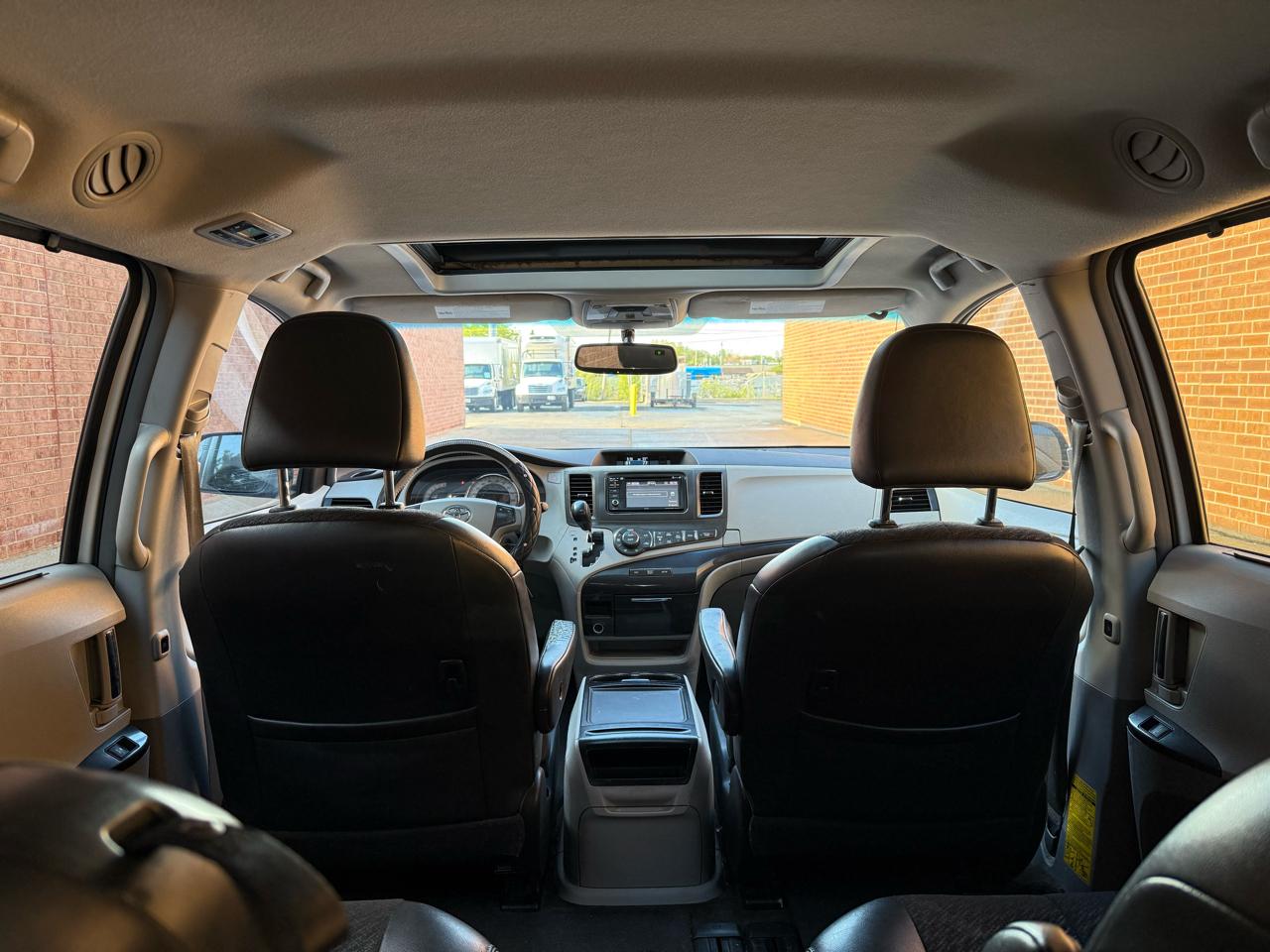 Toyota Sienna FWD 7-Passenger V6 2013
