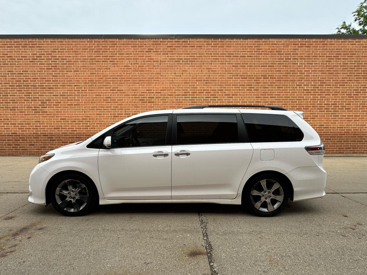 Toyota Sienna FWD 7-Passenger V6 2013